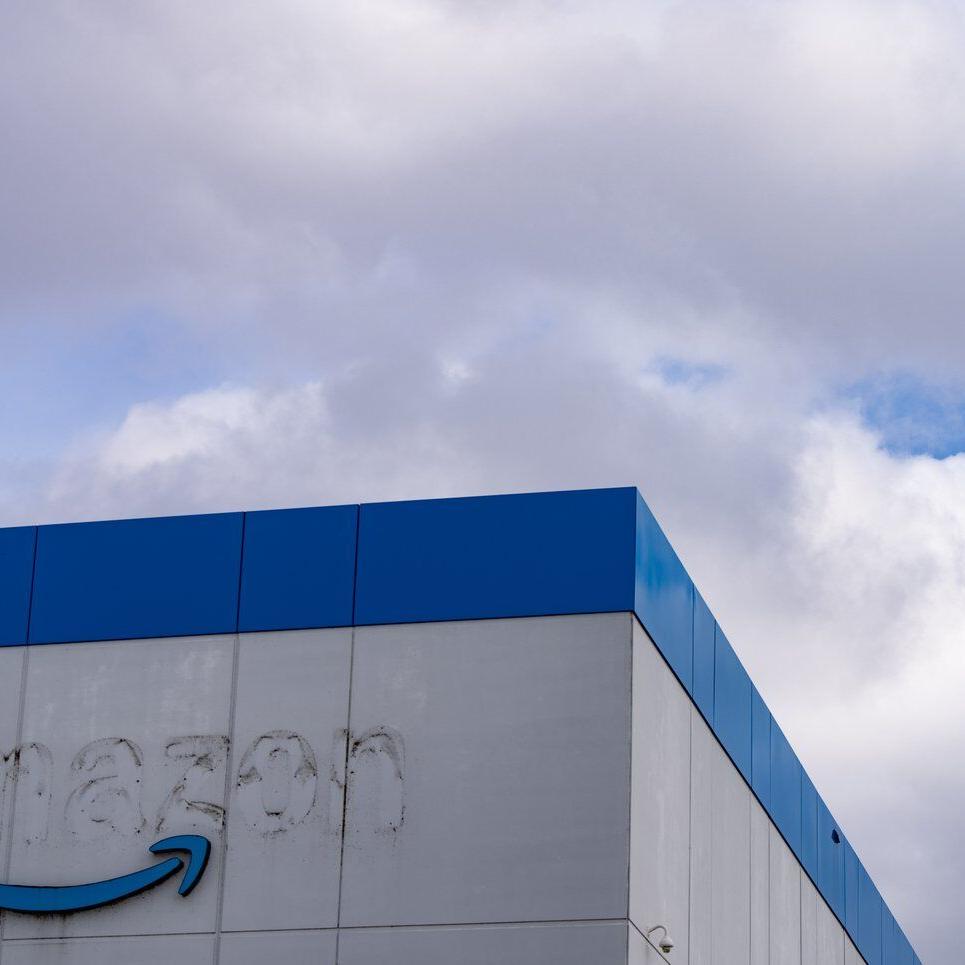 Amazon, worker union before Quebec labour tribunal over warehouse closures